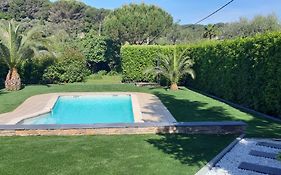 Meuble 2P 40 M2 Dans Villa Avec Piscine A Vallauris, 4 Km De La Mer